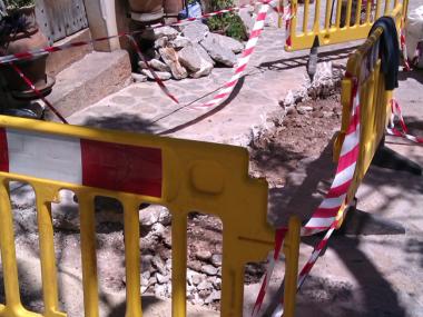 Obres Millora Canalització Font de Na Mas Carrer De la Rosa (Maig 2012)