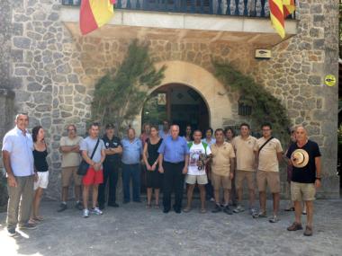 Minut de silenci en memòria de les  víctimes de l'accident de Santiago de Compostela