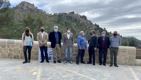 barrera metàl·lica per barrera de fusta